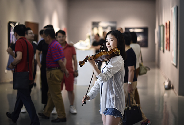 第二届“青年思想家：勇气与自由”艺术展在上海张江当代艺术馆开幕
