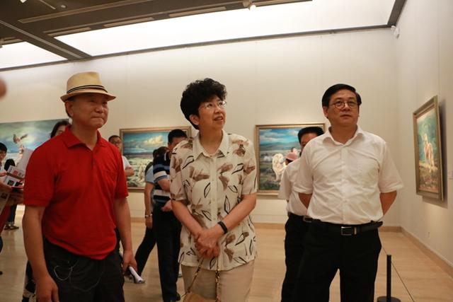 林跃藏地油画展在中国美术馆开幕