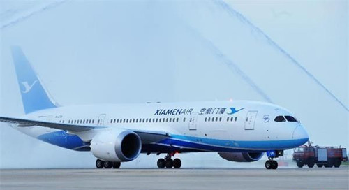 China's Xiamen Airlines signs for Boeing's advanced aircraft maintenance service