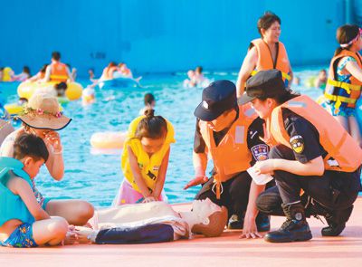 江苏泰州：暑假安全课堂走近儿童身旁