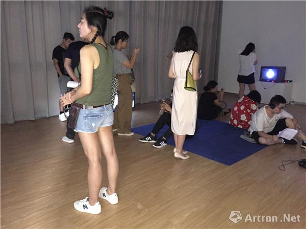 1000  项目“等待一片蓝色的到来”展览现场