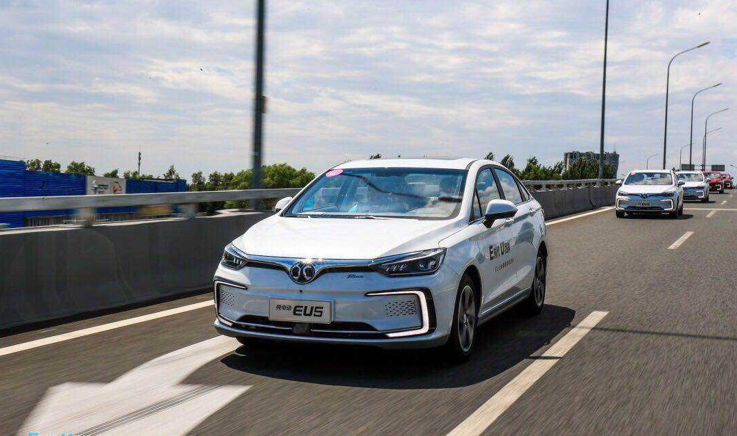 质感提升明显　试驾北汽EU5　R500