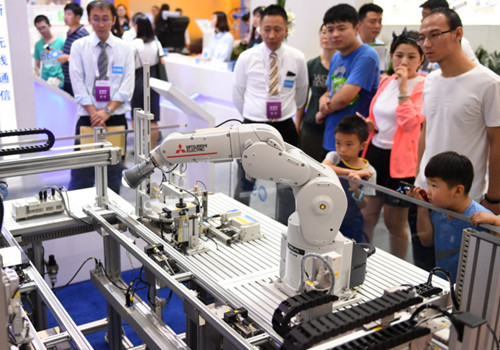 Robot makers eye innovation to tackle challenges