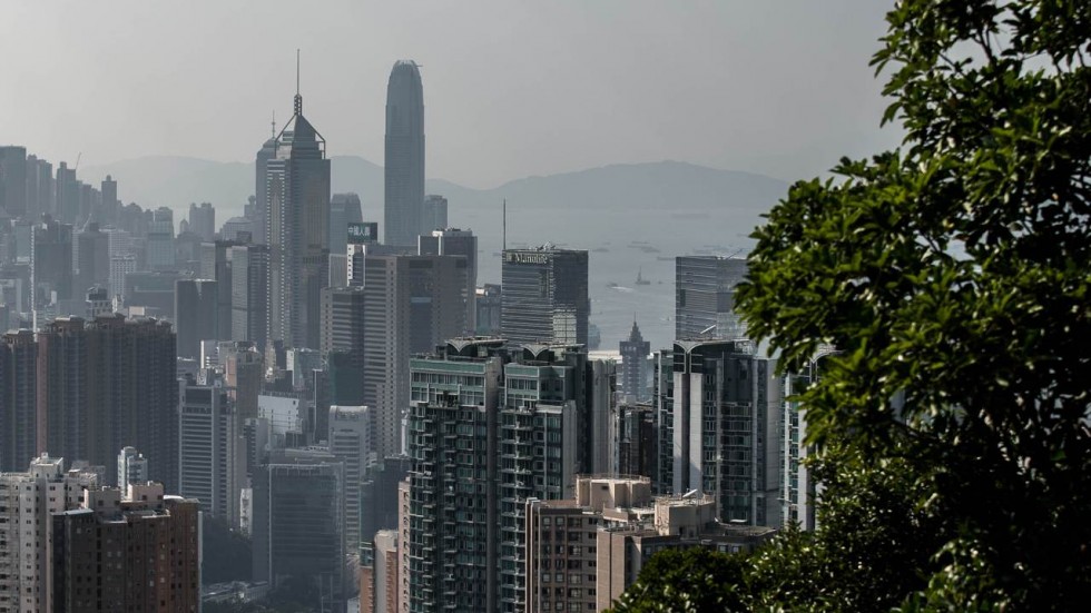 里昂证券下调香港地产股评级