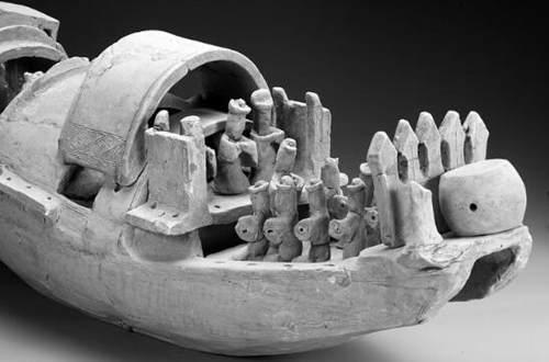 即将在玉林市博物馆展出的东汉附鼓俑红陶船。 即将在玉林市博物馆展出的东汉附鼓俑红陶船。