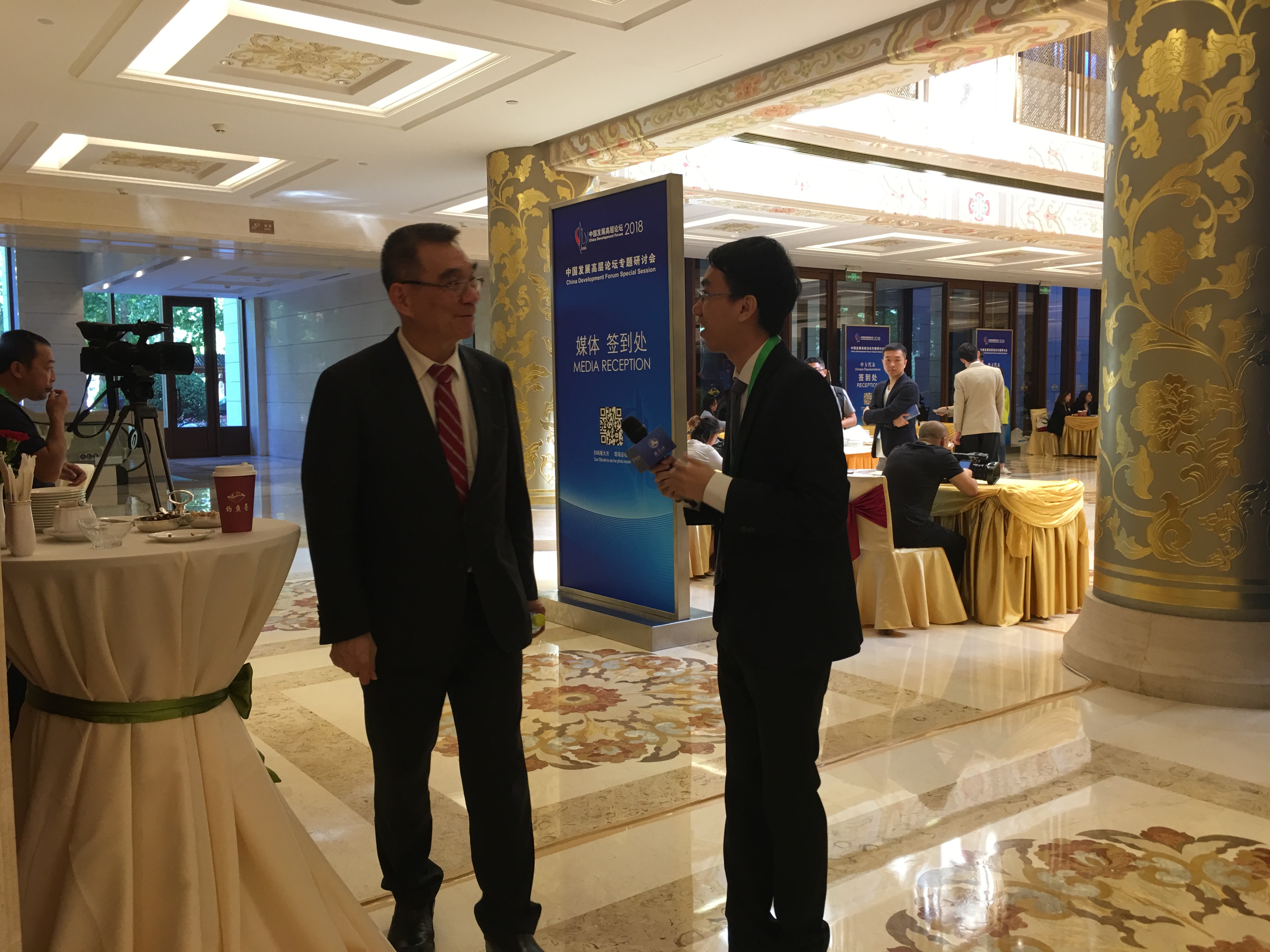中国财富网记者专访与会嘉宾