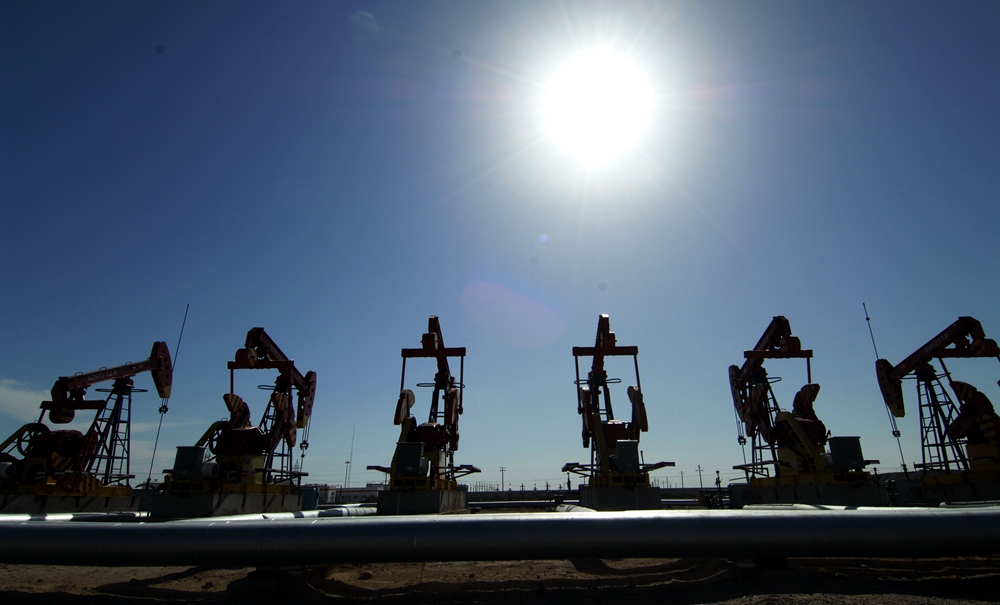 新闻分析：国际油价短期可能继续冲高但后续乏力