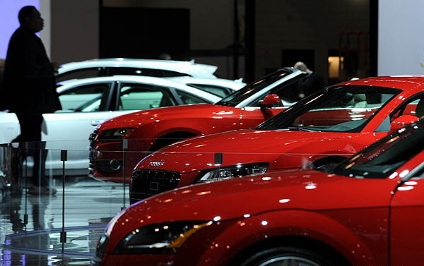 China's automobile sales drop sharply in September