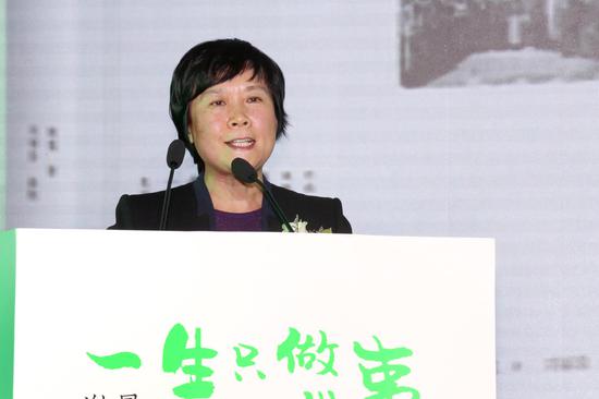 北京大学出版社党委书记兼副社长金娟萍发言