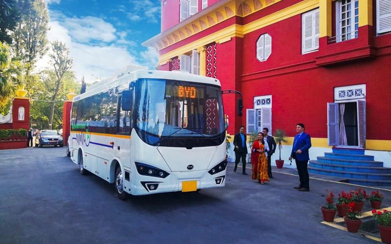 首批纯电动巴士交付尼泊尔 比亚迪全球化进程加快
