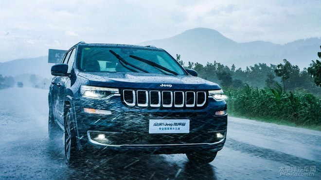 Jeep指挥官竞争力分析 强大合一的5座SUV