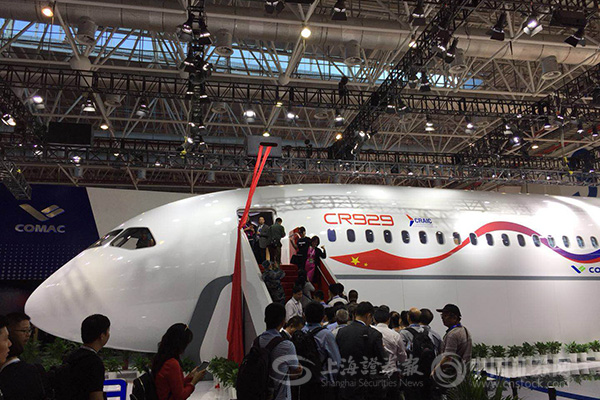CR929远程宽体客机展示样机 首次亮相国际航展