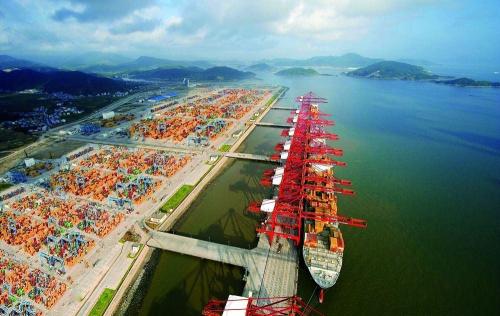 宁波舟山港年集装箱吞吐量首次突破2500万标准箱