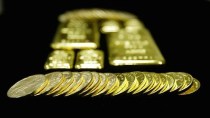黄金期货收涨0.35%