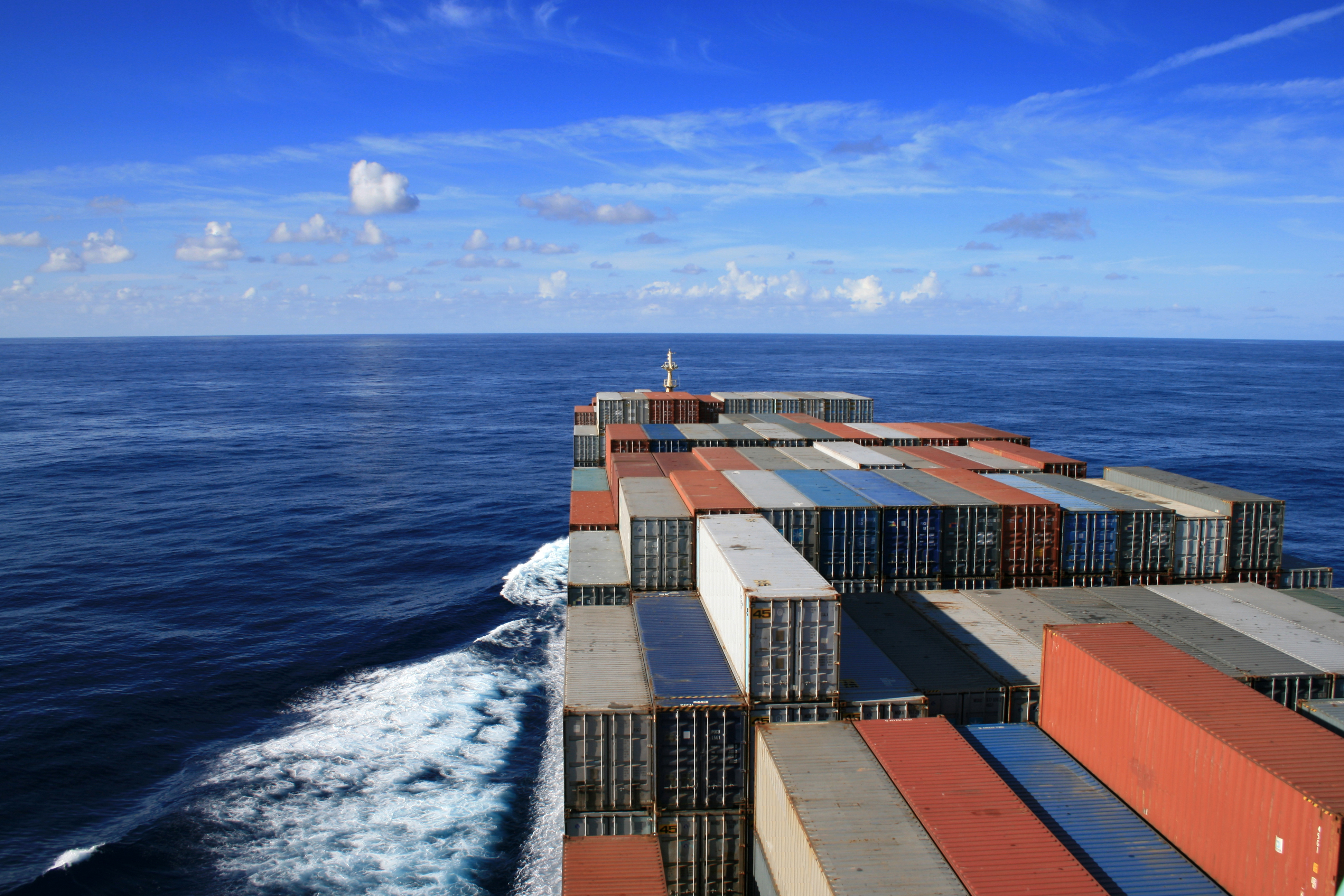 高质量发展持续加力 首月外贸进出口总值达2.73万亿