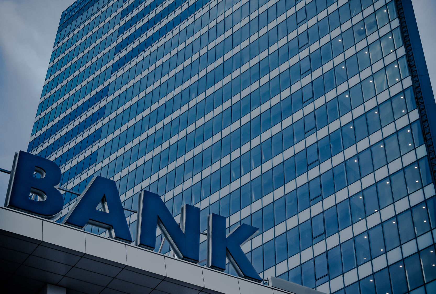 截至1月末银行业总资产为265万亿元 同比增长6.9%
