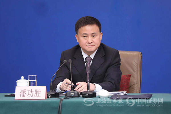 潘功胜：针对小微企业融资难融资贵问题 今年将从五方面加大工作力度