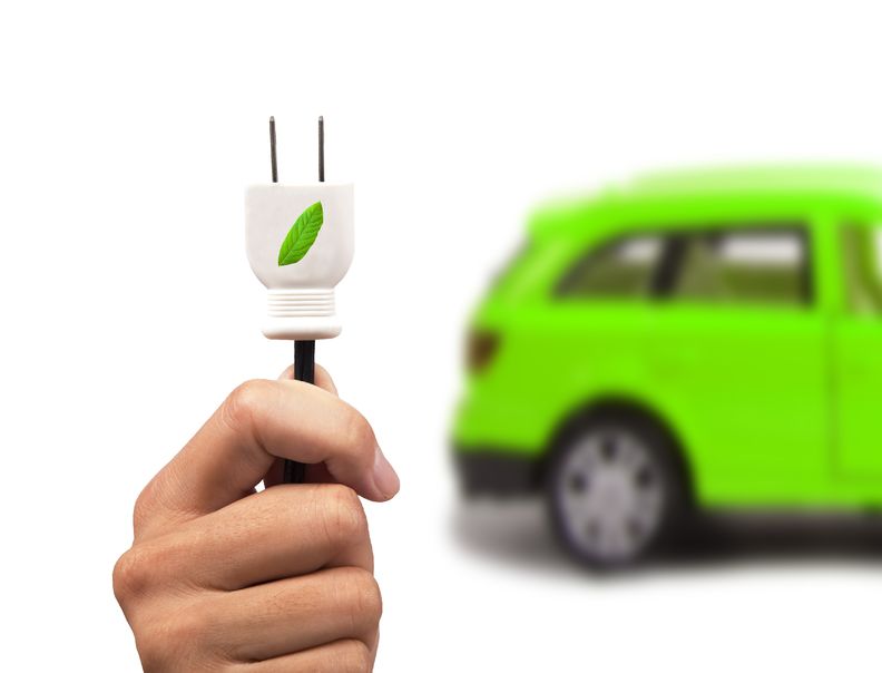 加大新能源汽车 使用环节政策支持