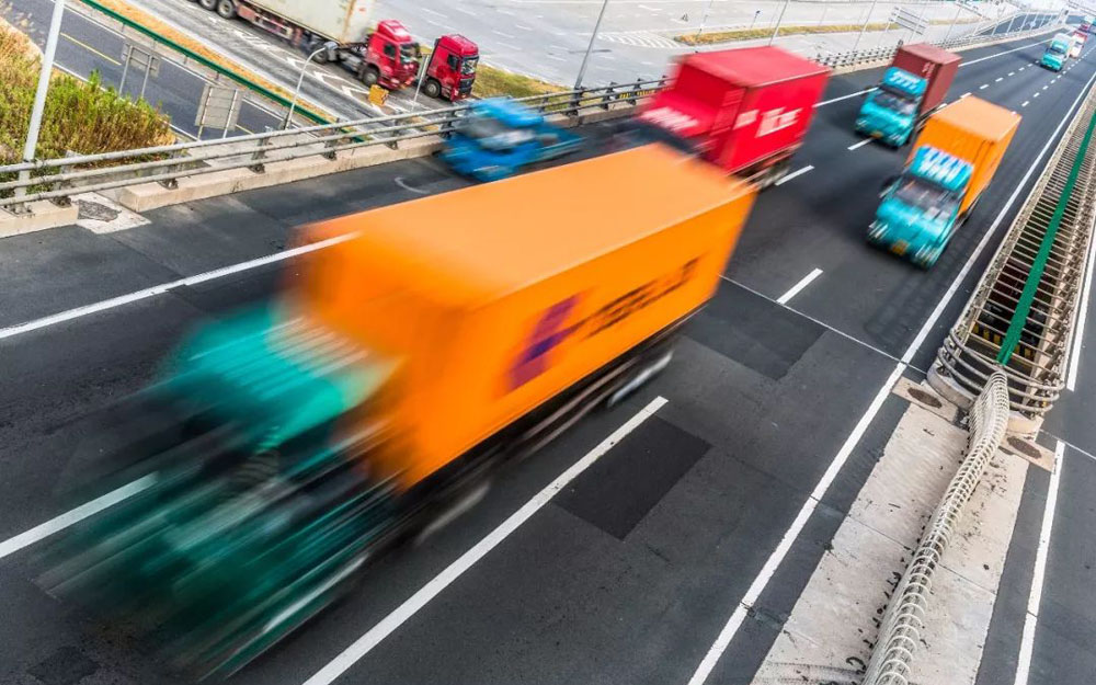交通运输部等部门：加快道路货运行业转型升级
