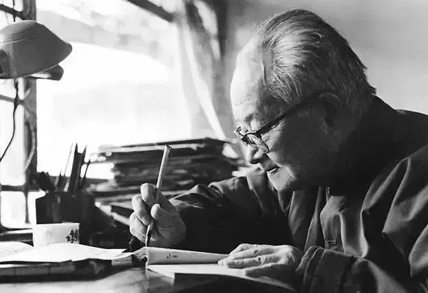 私享｜沈从文：一辈子都在“写字”