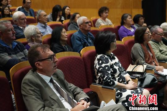 讲座吸引现场观众。 陶社兰 摄