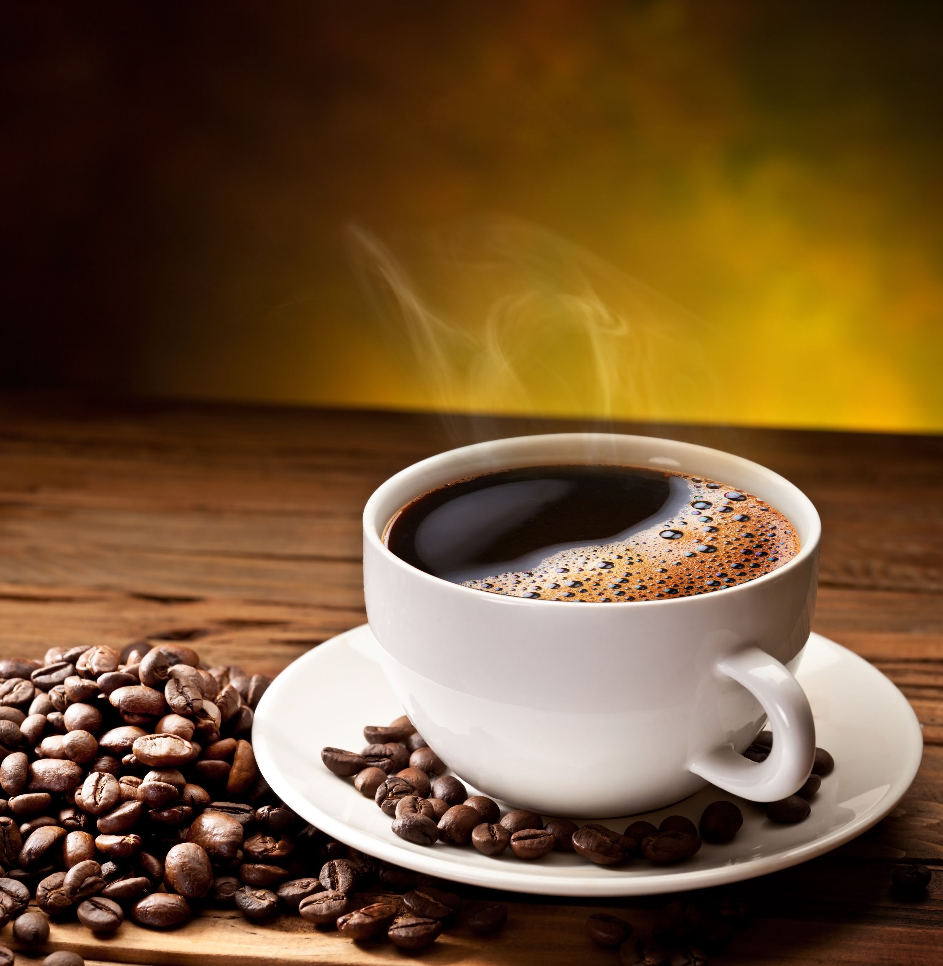 瑞幸咖啡上市首日股价较招股价上涨19.9%
