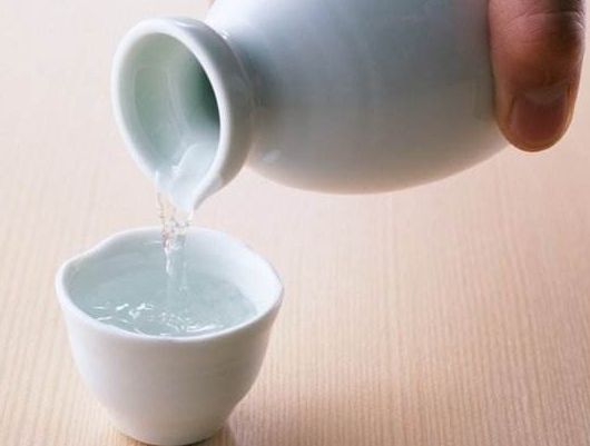 沪深两市白酒股集体上涨