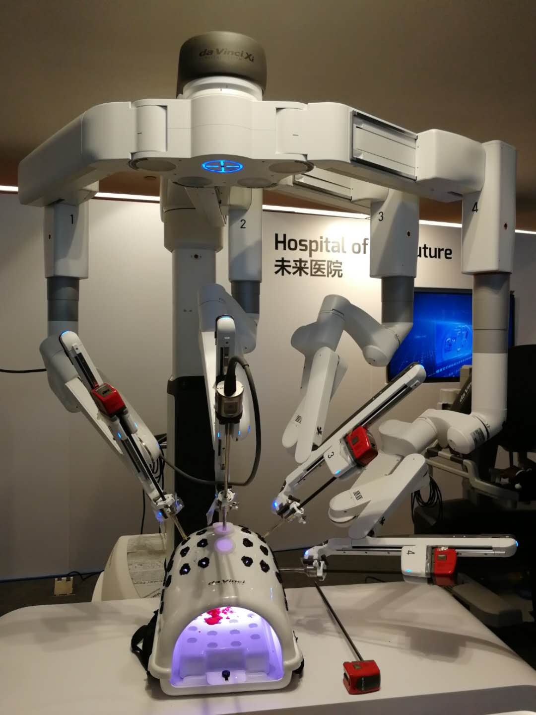 【夏季达沃斯论坛花絮】如果您的外科医生是个机器人？