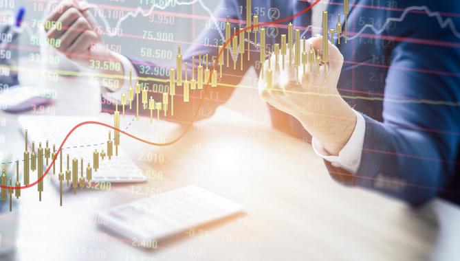 靠“喝酒吃药”提升业绩 前8个月11只偏股基金涨幅超70%