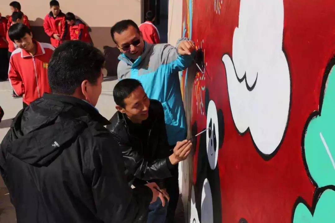 艺术点燃希望 助力梦想前行:清华美院开展第一届文化艺术进乡村活动