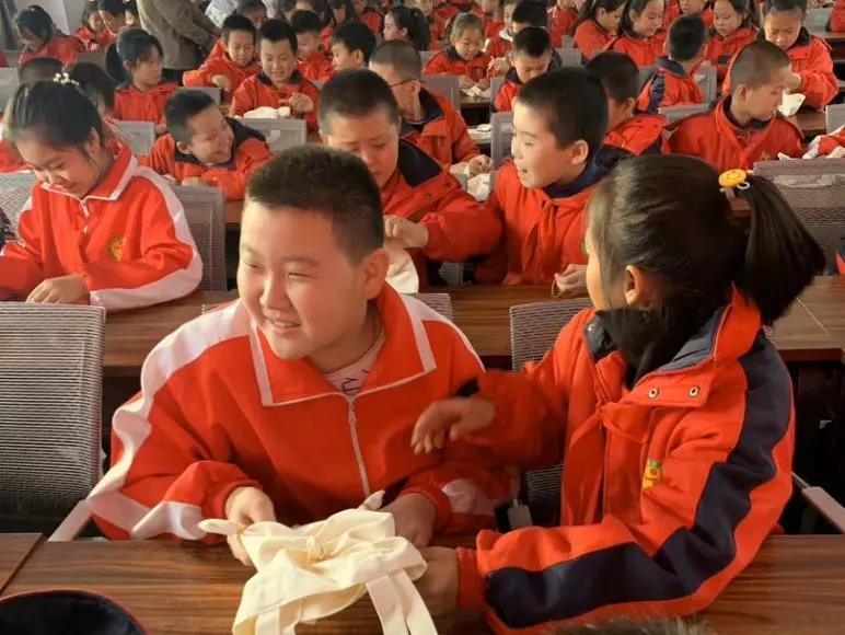 艺术点燃希望 助力梦想前行:清华美院开展第一届文化艺术进乡村活动