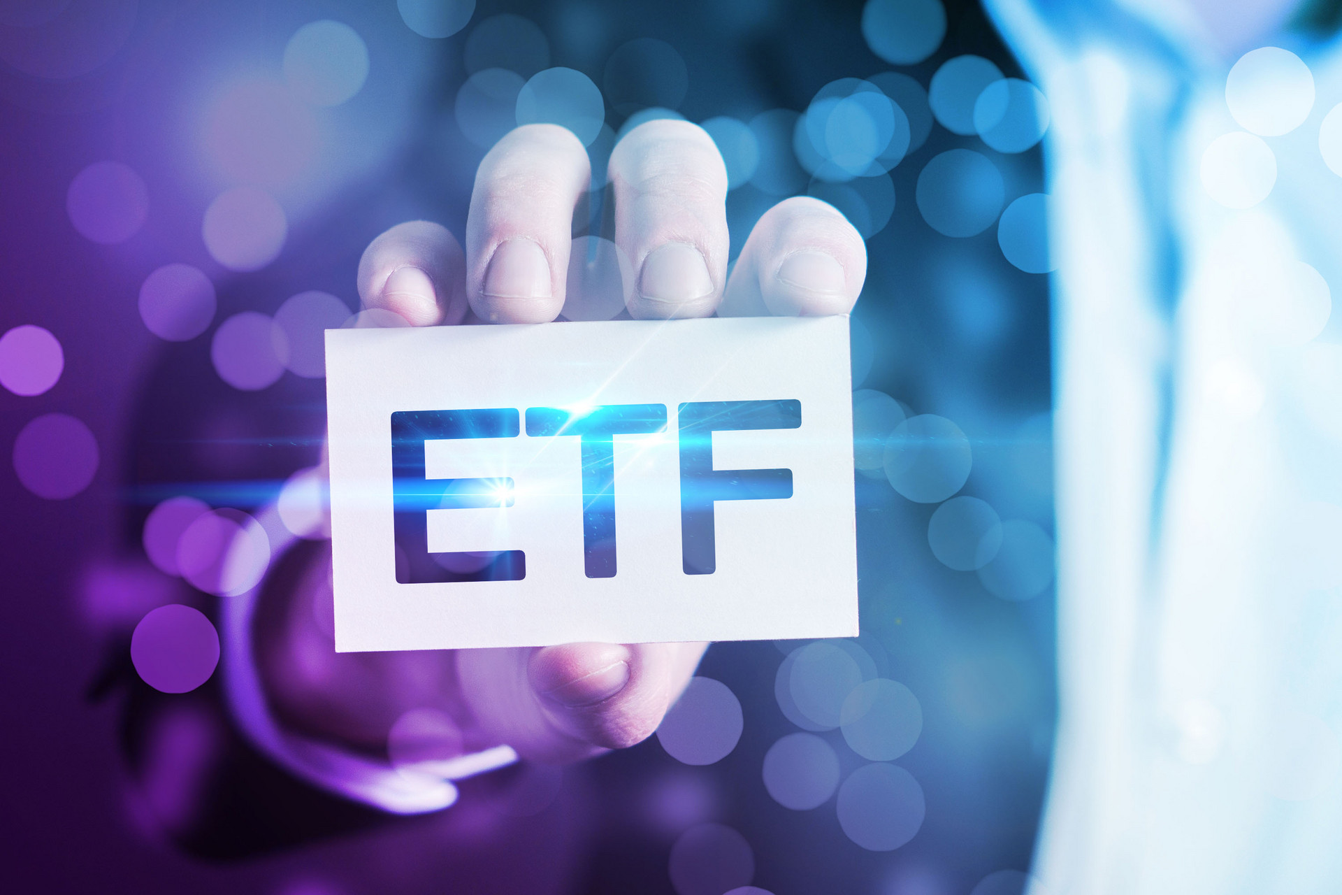 上交所：股东使用股票认购ETF不存在变相减持、违规减持情形
