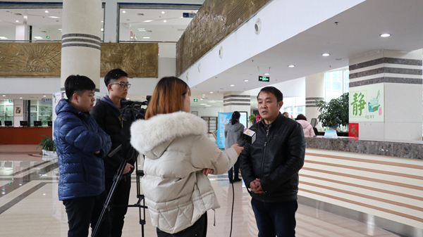 桂林电子科技大学花江校区图书馆锻铜浮雕壁画近日正式落成