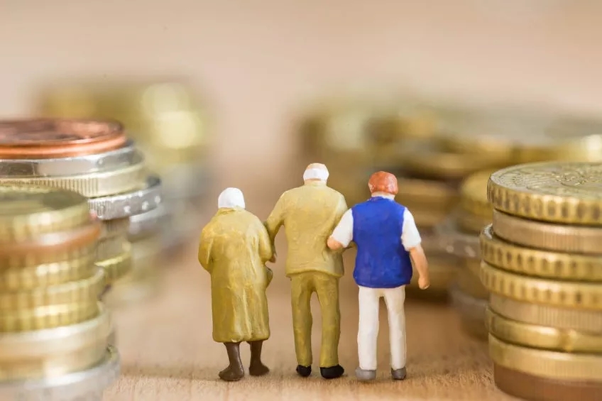 银保监会：老年人保险产品达2400余个 覆盖5900多万人