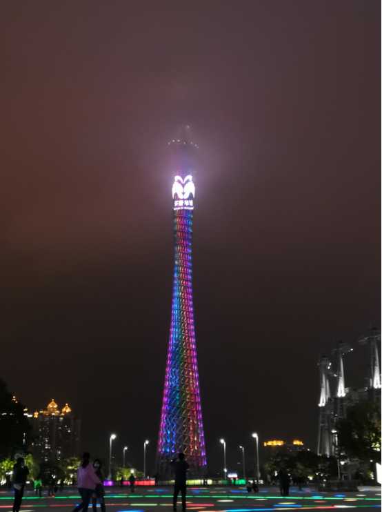 羊城多处地标为阅读亮灯 倾情开启读书月a