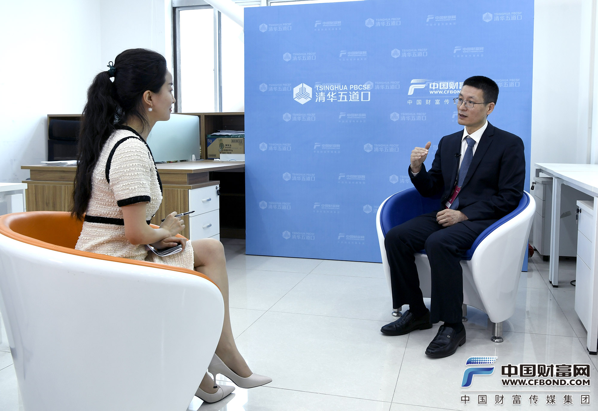 国家外汇管理局副局长陆磊接受中国财富网专访