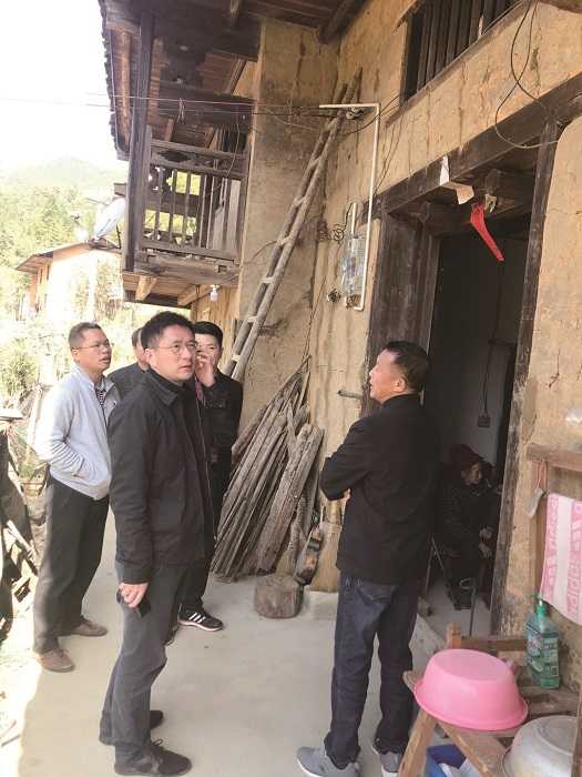 行走的“精准扶贫” ——湖南作协组织脱贫攻坚主题文学创作