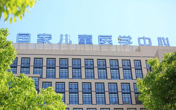 上海儿童医学中心成功开展首例“胼胝体全段切开术”
