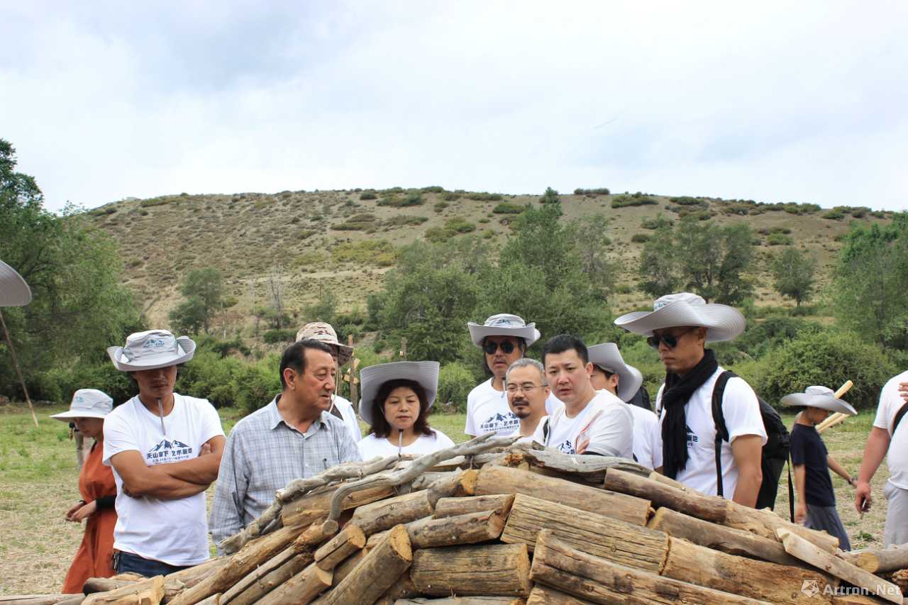 "天山脚下·艺术新地 中国新地乡小分子村雕塑创作营圆满结营