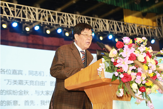 扬子江药业集团董事长徐镜人